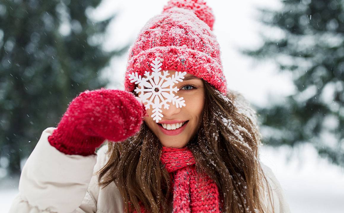 young-smiling-girl-winter