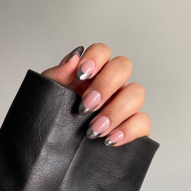 Megan Fox-Inspired Manicure Will Give You Nails That Wow