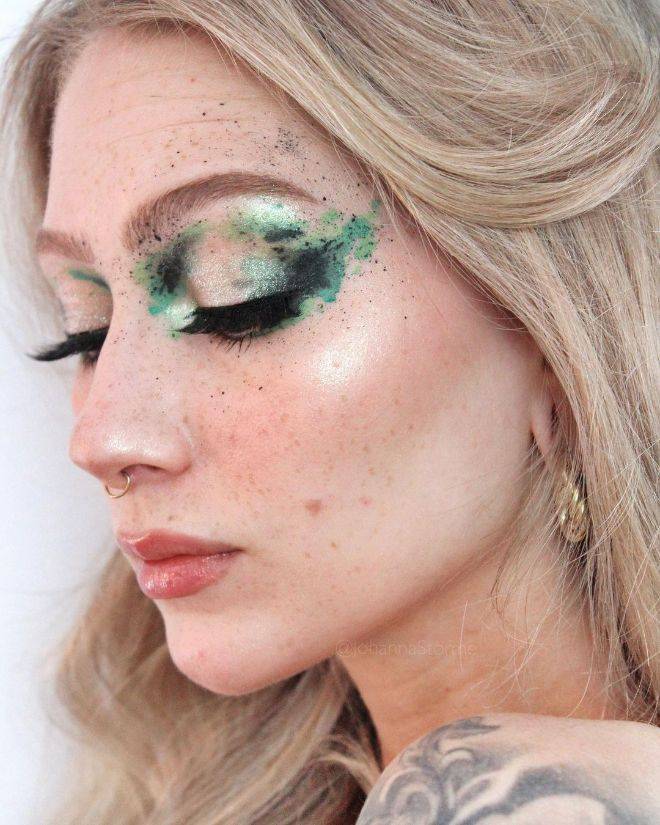 Dive into the Summer with the Watercolor Eye Makeup Trend