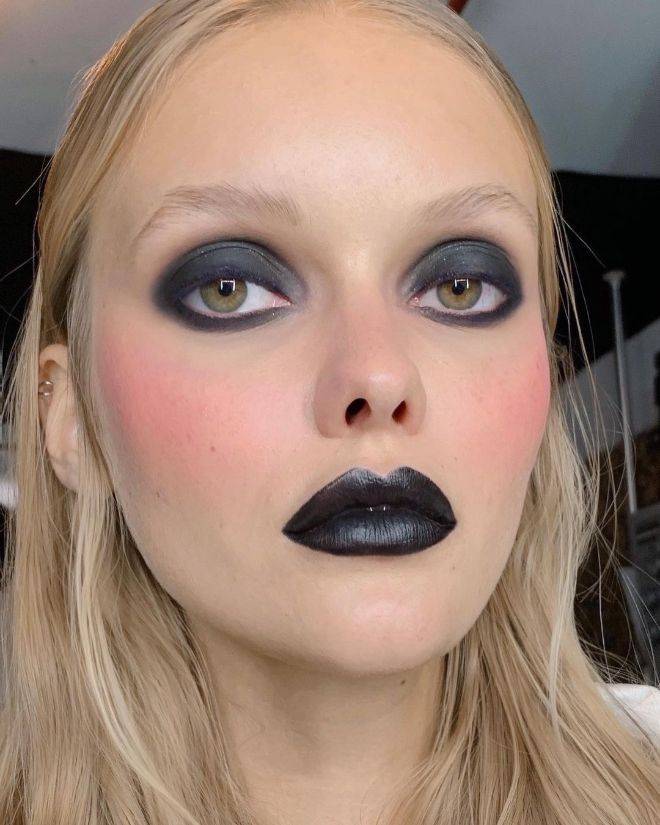 Unleash Your Inner Rockstar with the Power of Black Lip Liner