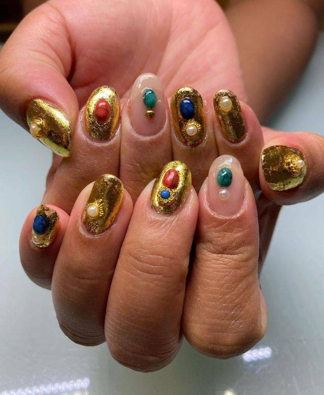 Here Is How You Can Slay Gold Foil Manicure
