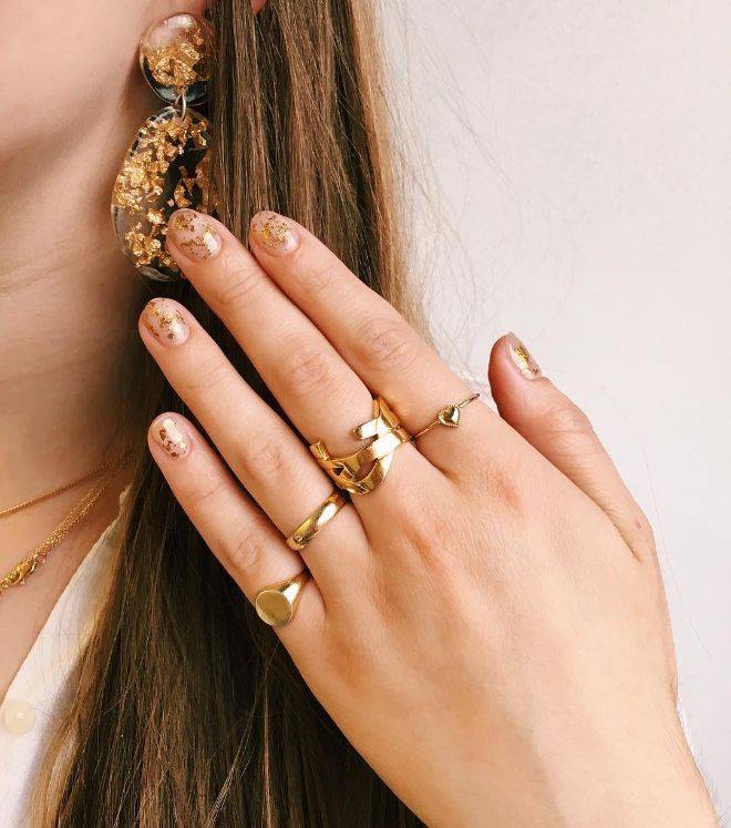 Here Is How You Can Slay Gold Foil Manicure