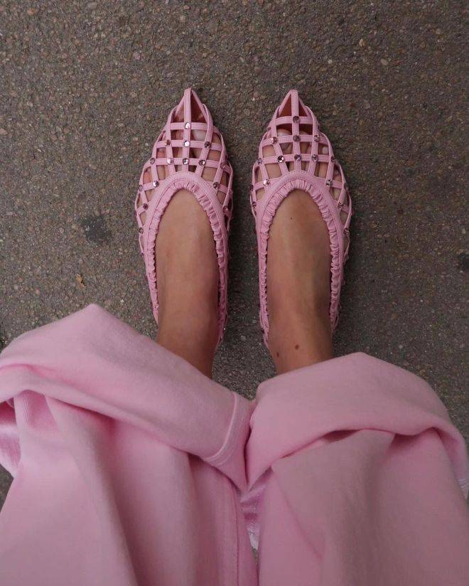 Mesh Shoes Are The Latest “Ugly” Shoe Trend This Season