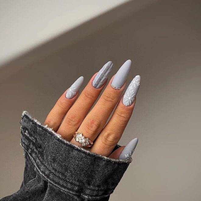 7 Gray Manicure Ideas to Look Graceful