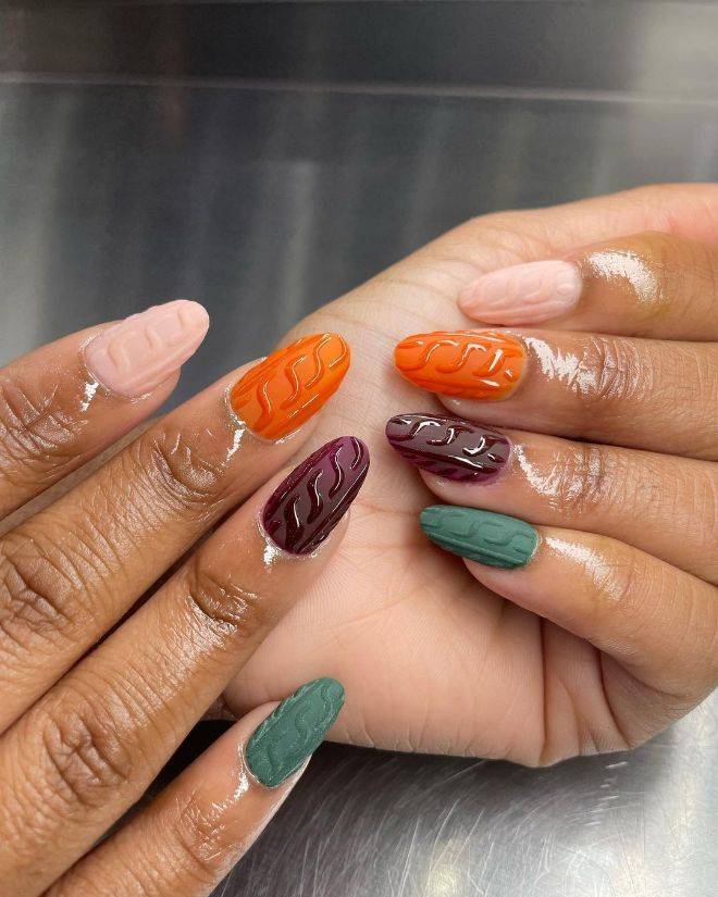 Sweater Nails Are Among the Hottest Mani Trends of Fall