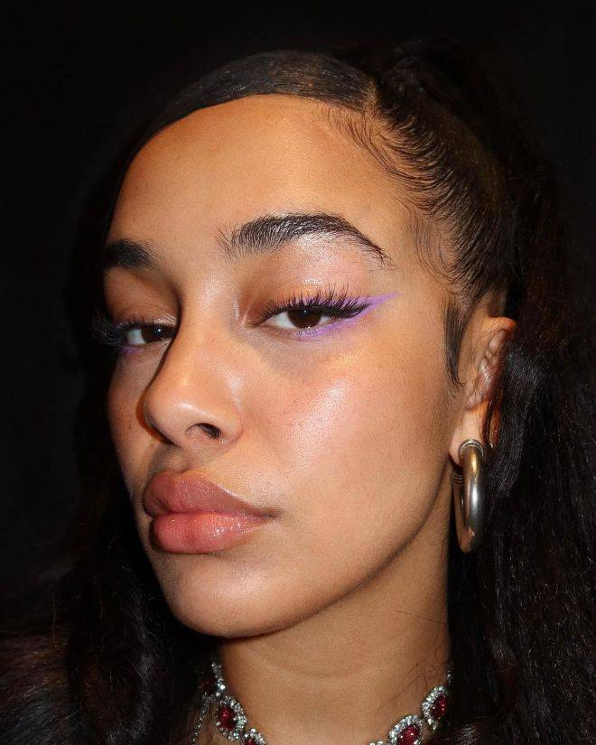Dare to Stare: Stunning Colorful Eyeliner Looks to Try
