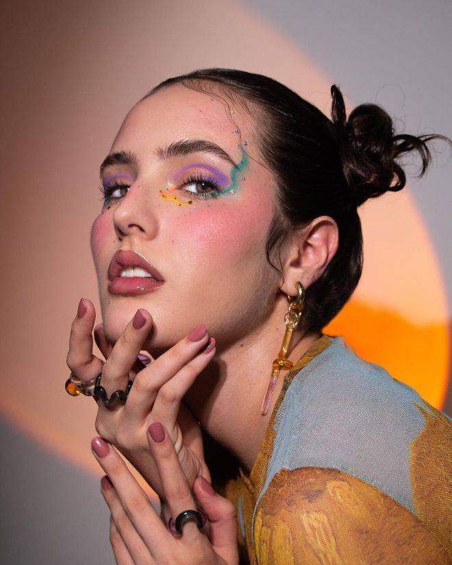 Dare to Stare: Stunning Colorful Eyeliner Looks to Try