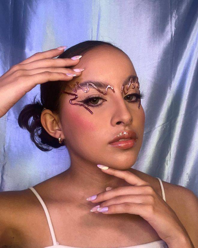 Get Creative with 3D Chrome Eyeliner in The TikTok Way