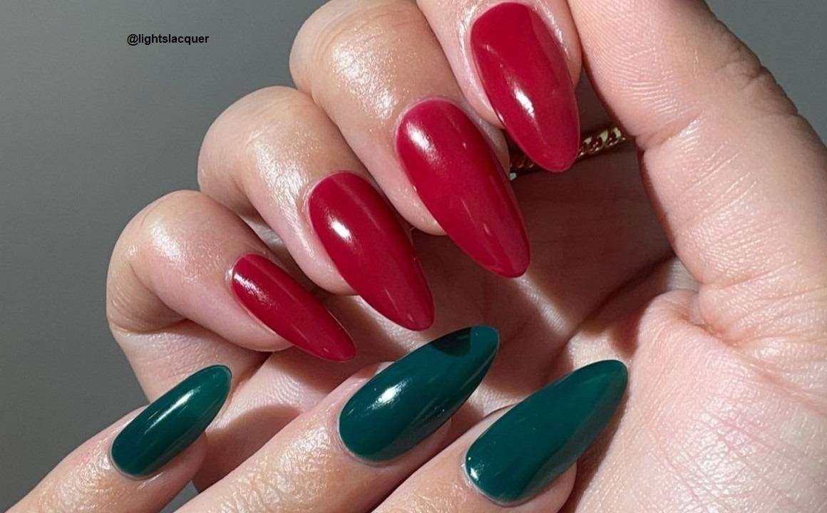 Jingle All the Way with Chic Holiday Nail Designs