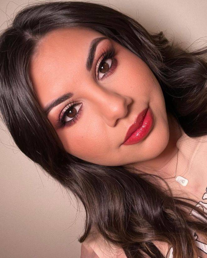 7 Ideas to Slay with Sensational Cherry Makeup Looks