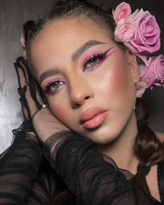 Relive The Blossom Season With Springtime Makeup Looks