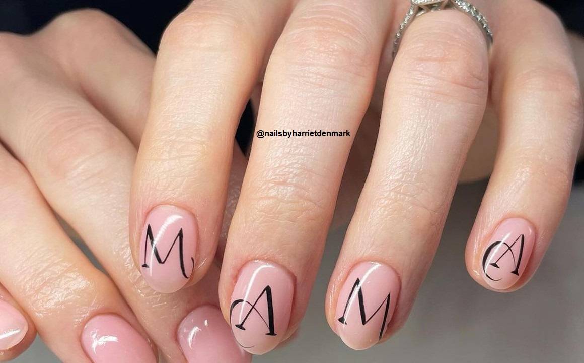 Why We Are In Love With the Classy Mother’s Day Nail Art